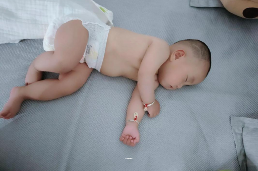 武夷山宝宝老打喷嚏怎么办